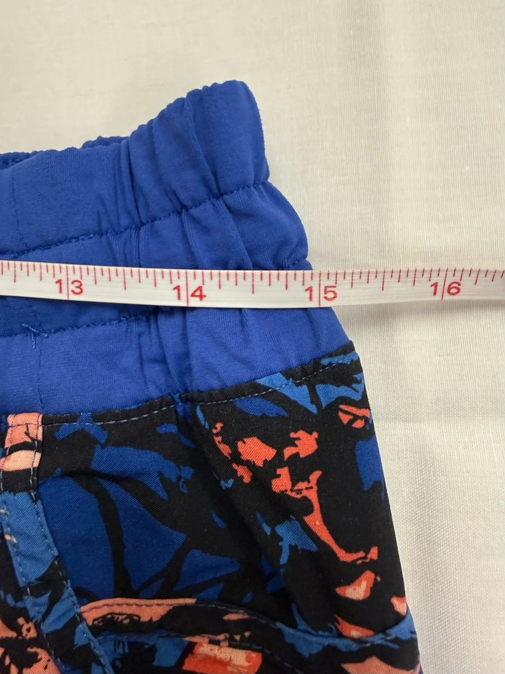 Lululemon Tracker Short IV Paint Storm Harbor Blue Floral Running Shorts Size 8